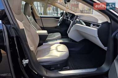 Лифтбек Tesla Model S 2014 в 