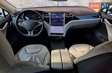 Лифтбек Tesla Model S 2014 в 