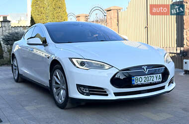 Лифтбек Tesla Model S 2016 в Тернополе