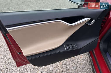 Лифтбек Tesla Model S 2016 в 