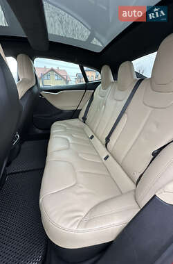 Лифтбек Tesla Model S 2016 в 