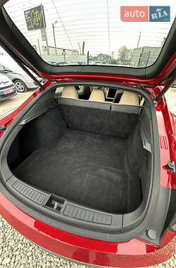 Лифтбек Tesla Model S 2016 в 