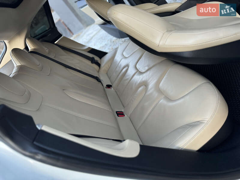 Лифтбек Tesla Model S 2013 в Трускавце