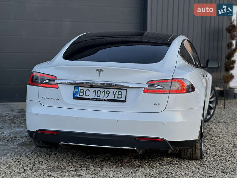 Лифтбек Tesla Model S 2013 в Трускавце