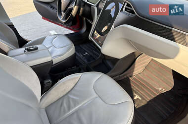 Лифтбек Tesla Model S 2014 в 