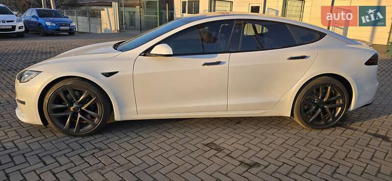 Ліфтбек Tesla Model S 2024 в Дніпрі