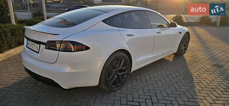 Ліфтбек Tesla Model S 2024 в Дніпрі
