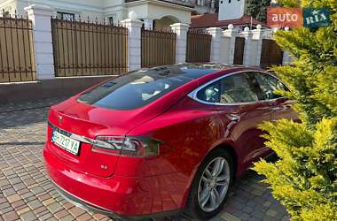 Лифтбек Tesla Model S 2013 в 