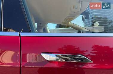 Лифтбек Tesla Model S 2013 в 