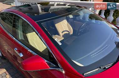 Лифтбек Tesla Model S 2013 в 