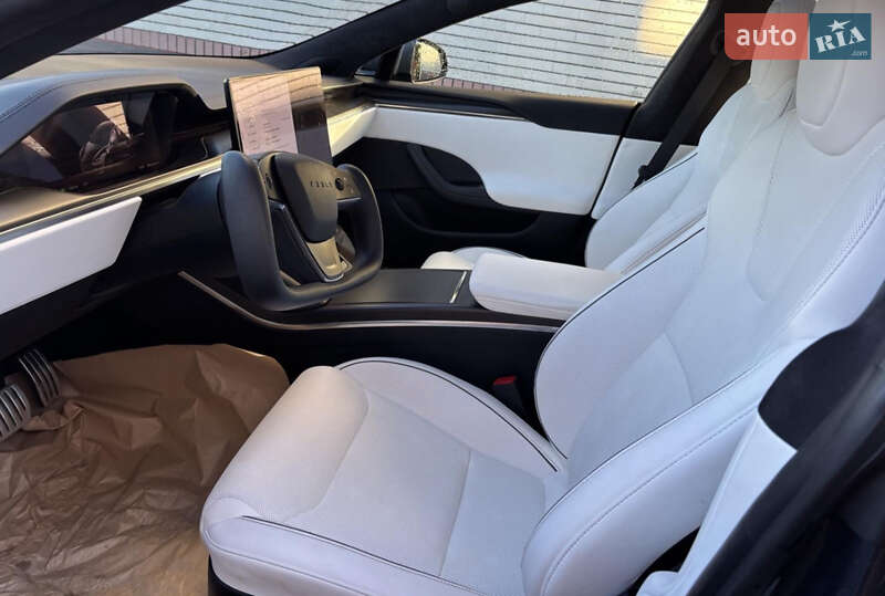 Лифтбек Tesla Model S 2023 в Тячеве