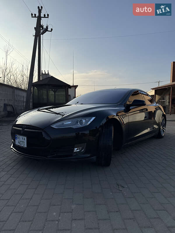 Лифтбек Tesla Model S 2013 в Львове