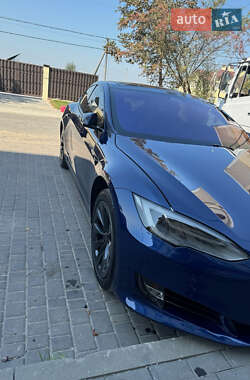 Лифтбек Tesla Model S 2018 в Львове