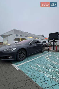 Лифтбек Tesla Model S 2019 в 