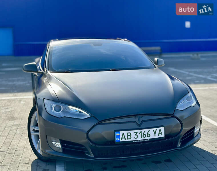 Лифтбек Tesla Model S 2014 в Виннице