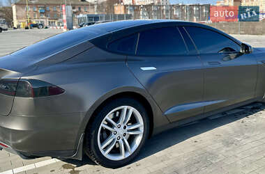 Лифтбек Tesla Model S 2014 в Виннице