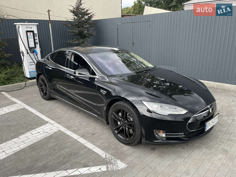 Tesla Model S 2013