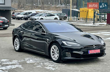 Лифтбек Tesla Model S 2016 в Ровно