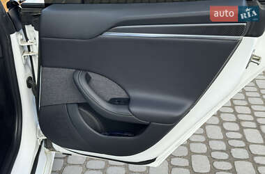 Ліфтбек Tesla Model S 2023 в 