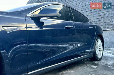 Ліфтбек Tesla Model S 2014 в 