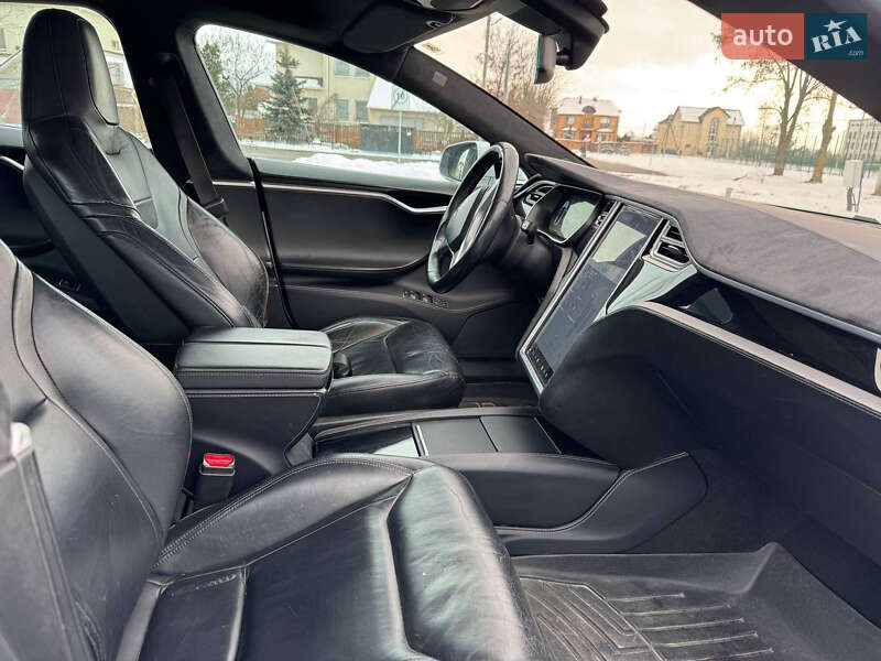 Ліфтбек Tesla Model S 2016 в Борисполі
