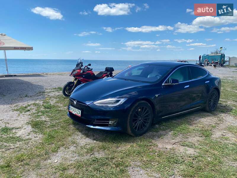 Лифтбек Tesla Model S 2020 в Одессе
