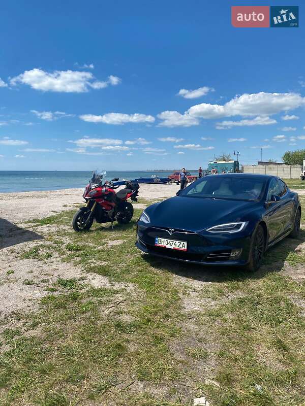 Лифтбек Tesla Model S 2020 в Одессе