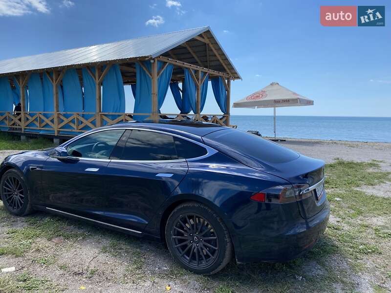 Лифтбек Tesla Model S 2020 в Одессе