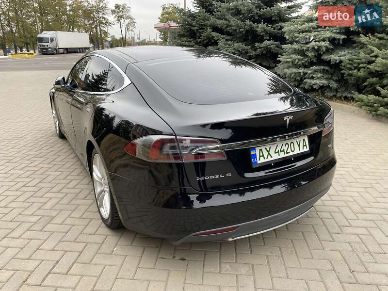 Лифтбек Tesla Model S 2014 в Харькове