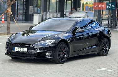 Лифтбек Tesla Model S 2018 в Ровно