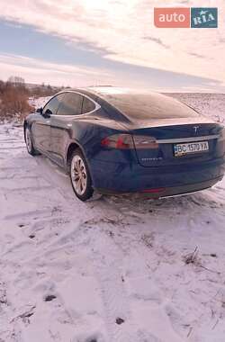 Лифтбек Tesla Model S 2015 в 