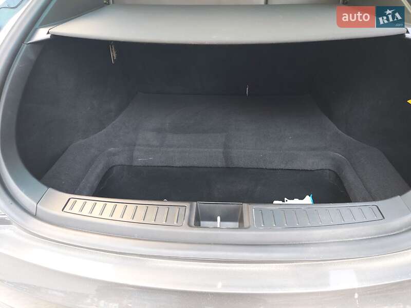 Лифтбек Tesla Model S 2014 в Тернополе фото 20 Лифтбек Tesla Model S 2014 в Тернополе