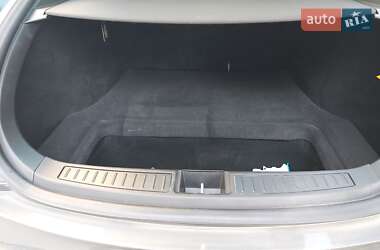 Лифтбек Tesla Model S 2014 в 