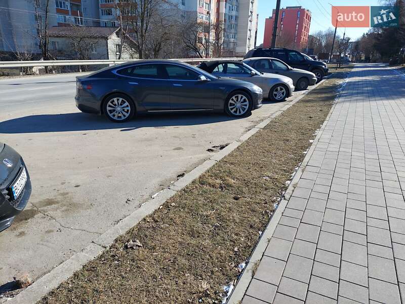 Лифтбек Tesla Model S 2014 в Тернополе фото 24 Лифтбек Tesla Model S 2014 в Тернополе