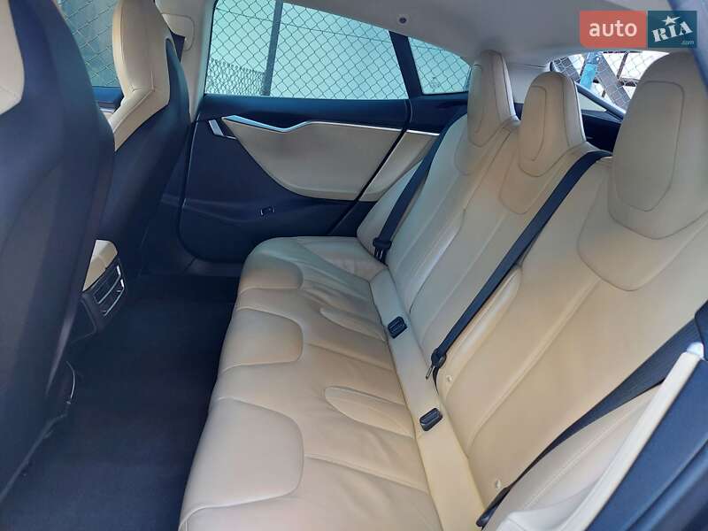Лифтбек Tesla Model S 2014 в Тернополе фото 34 Лифтбек Tesla Model S 2014 в Тернополе