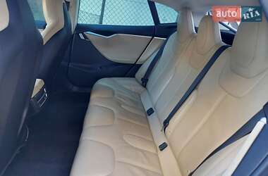 Лифтбек Tesla Model S 2014 в 