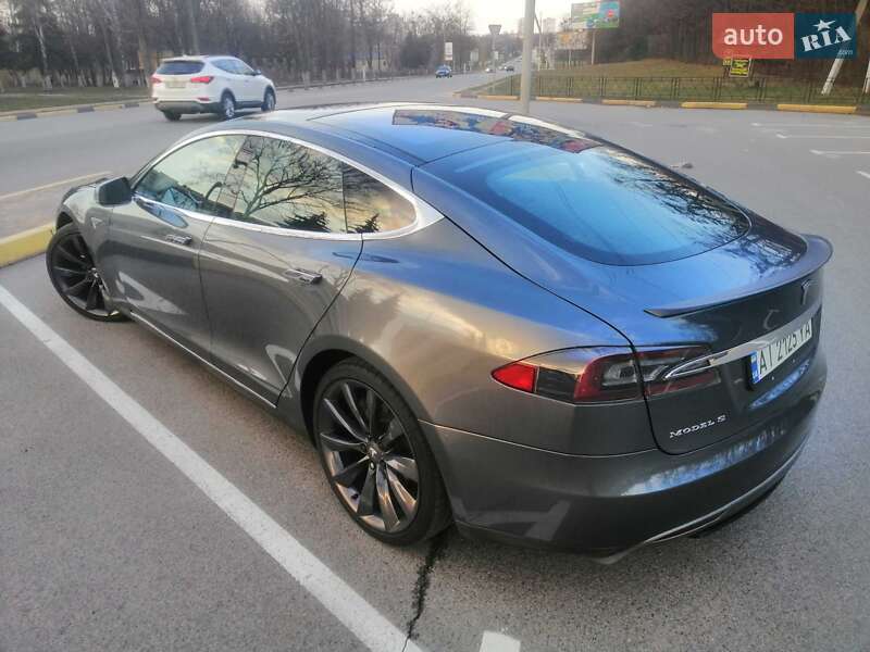 Tesla Model S 2013
