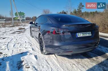 Ліфтбек Tesla Model S 2015 в Києві