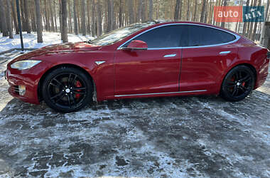 Лифтбек Tesla Model S 2015 в 