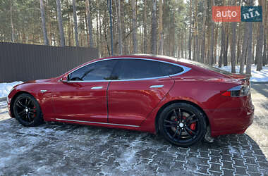 Лифтбек Tesla Model S 2015 в 