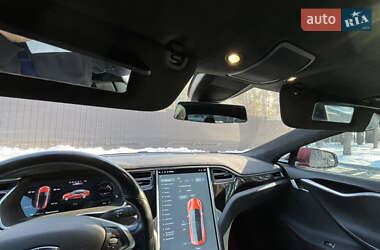 Лифтбек Tesla Model S 2015 в 