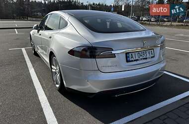 Лифтбек Tesla Model S 2015 в Ровно