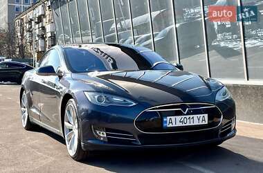 Ліфтбек Tesla Model S 2015 в Києві