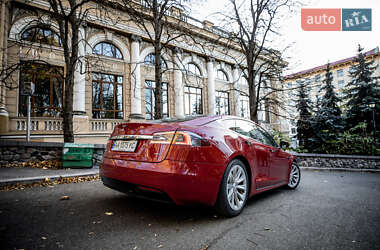 Лифтбек Tesla Model S 2016 в 