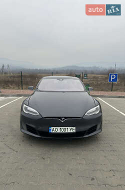 Лифтбек Tesla Model S 2016 в 
