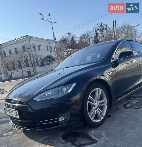 Ліфтбек Tesla Model S 2013 в 