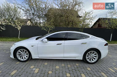 Лифтбек Tesla Model S 2016 в Львове