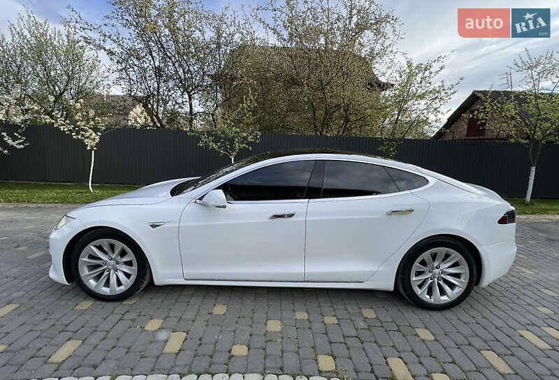 Ліфтбек Tesla Model S 2016 в Львові фото 3 Ліфтбек Tesla Model S 2016 в Львові