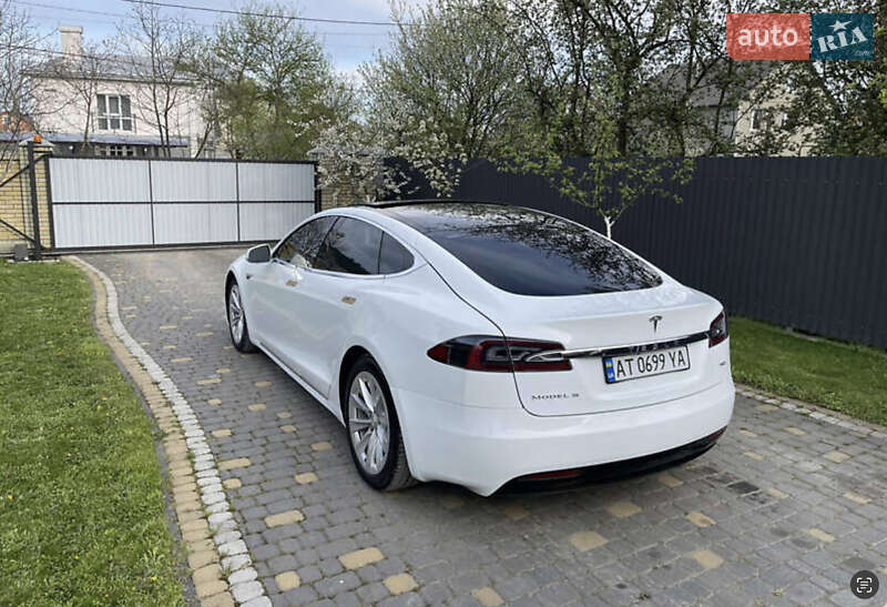 Ліфтбек Tesla Model S 2016 в Львові фото 4 Ліфтбек Tesla Model S 2016 в Львові