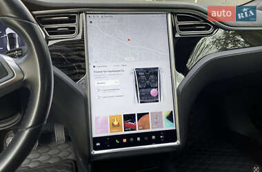 Лифтбек Tesla Model S 2016 в 